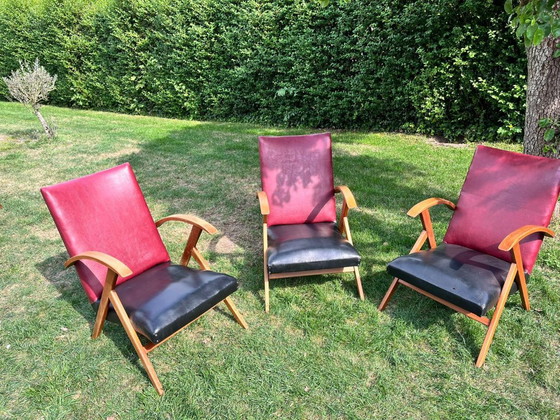 Tre sedie retrò con rivestimento rosso vino e nero – Poltrone, Legno (photo 3 of 6)