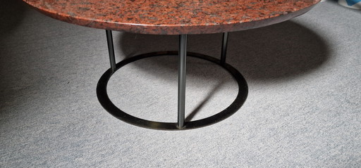Design Arflex African red and Iron Round Uvi Coffee Table by Laura Graziotti 1981