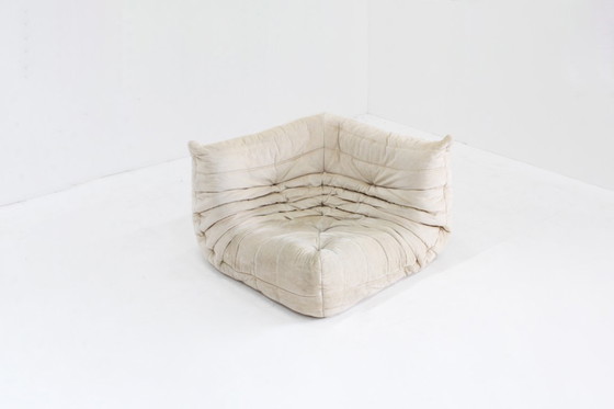 Image 1 of Poltrona angolare vintage Togo Ligne Roset velluto beige