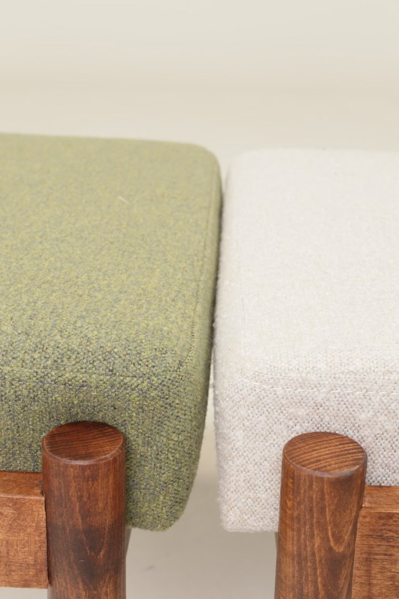 Image 1 of Juego de 2 sillas infantiles con taburete bouclé verde/gris escandinavo