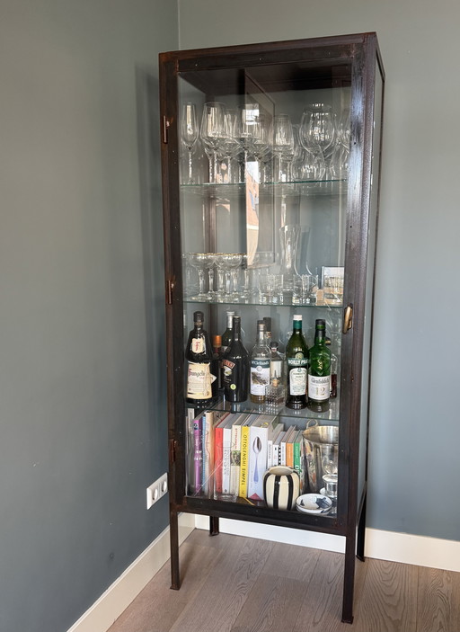 Vitrinakast Neef Louis Design