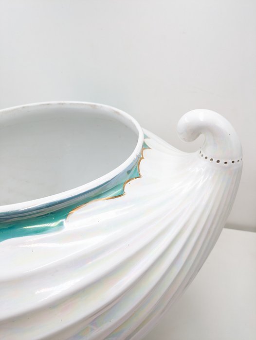 Image 1 of Laveno, Christopher DRESSER (1834-1904) - Vaas - Keramiek