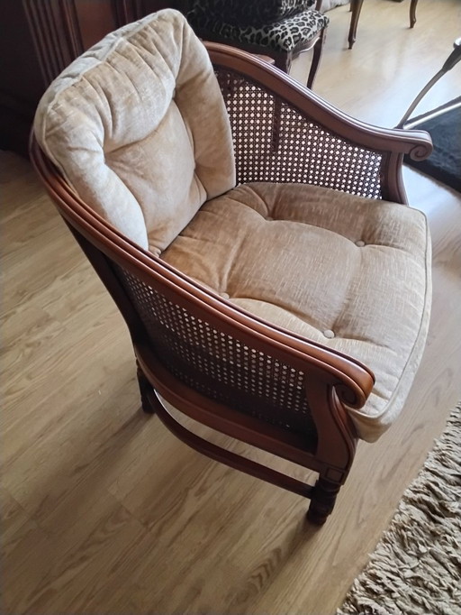 Exclusive armchair walnut with fabric