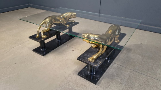 Image 1 of Mesa de centro con forma de jaguar, hecha de latón y mármol, década de 1970.