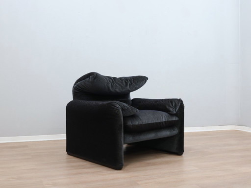 Poltrona Maralunga in velluto blu-blu e verde Cassina anni '80