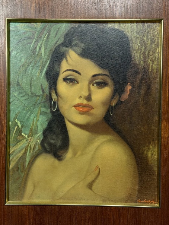 Image 1 of Portret van een jonge vrouw (Lolita) door Vandersyde. Gedrukt op canvas in een houten lijst, jaren 70.