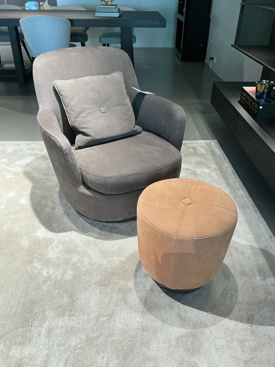 Image 1 of Minotti Jacques poef