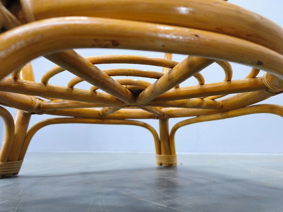 Image 1 of Mesa de centro italiana de ratán de mediados de siglo con tapa de cristal, década de 1960.