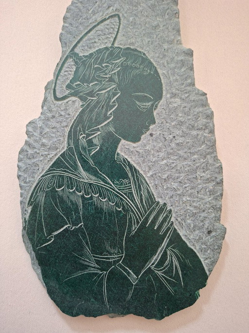 Handgefertigtes Kunstwerk mit gravierter Madonna. Italienisches Design.