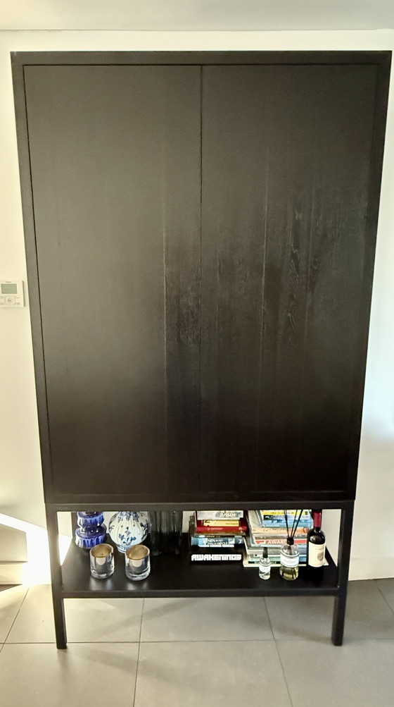 Image 1 of Armadio alto in legno nero 2,30m