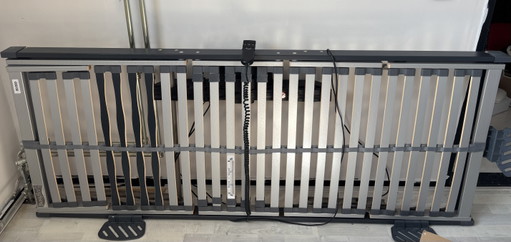 2 electrically adjustable BOSSFLEX 440 slatted bases Free metal frame – Beter Bed, matrassen en bedbodems, Wood