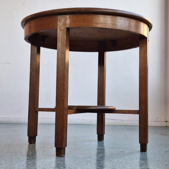 Image 1 of Conjunto de dos sillas bajas y mesa de centro de la Escuela de Ámsterdam.
