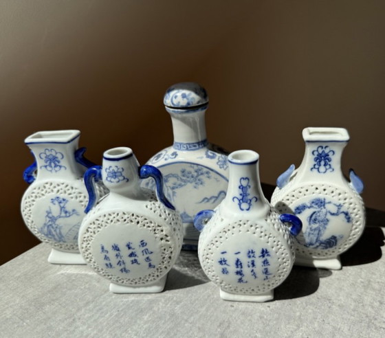 Chinese Porcelain Vase Blue White Reticulated Miniature Set 5 Lidded Bottle (photo 5 of 14)