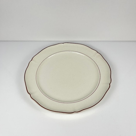 Image 1 of Villeroy & Boch round dish with burgundy rim