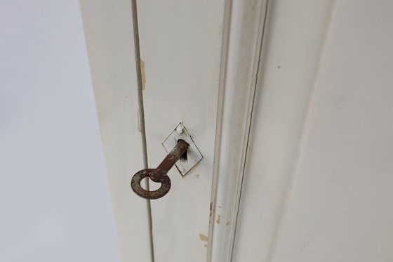 Image 1 of Wit houten medicijnkastje in art-decostijl, Frankrijk 1920