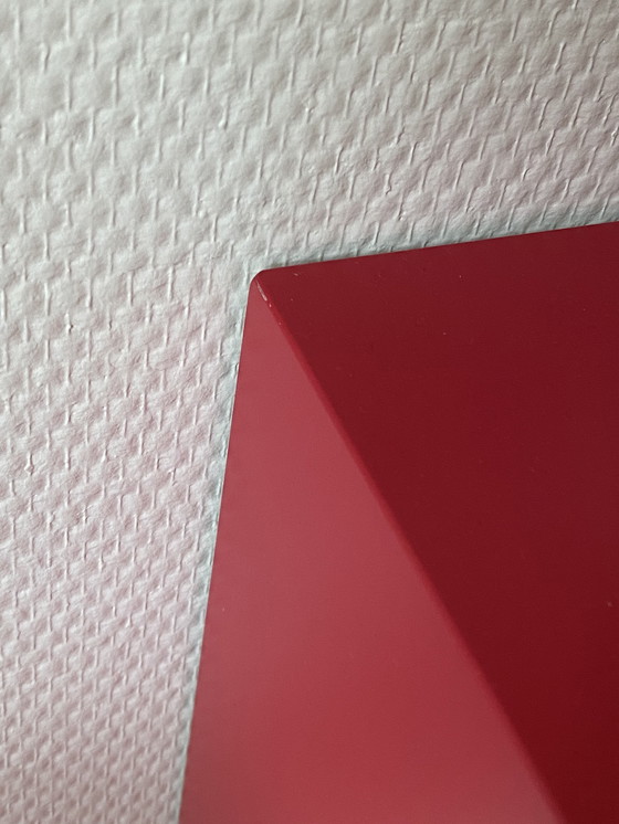 Image 1 of Mueble estilo Memphis 4 bloques rojos sueltos 40x40x40 cm