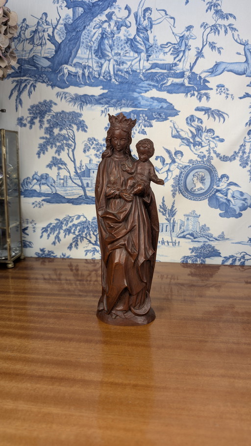 Virgin and Child in resin imitating patinated wood, vintage Neo-Gothic style