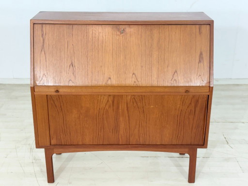 Secrétaire danois design milieu du XXe siècle / Bureau en teck / Bureau années 1960 / Secrétaire danois en teck / Designer :