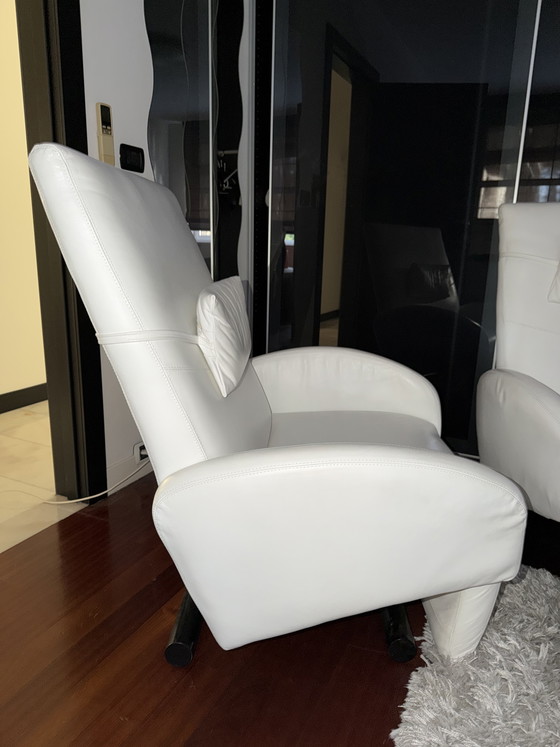 Image 1 of White leather vintage fauteuils