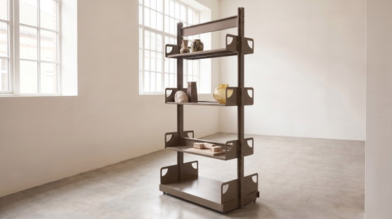 Image 1 of Étagère vintage à rebords Vago, design industriel milieu du siècle