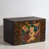 Baule cinese antico dipinto in legno di pino con bambino e carpa – Cina, circa 1920 – Armadi contenitori (photo 8 of 40)