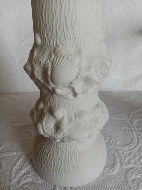 Image 1 of Vaso decorativo fossile "Kaiser" in porcellana biscuit anni '60 (21,50 cm)