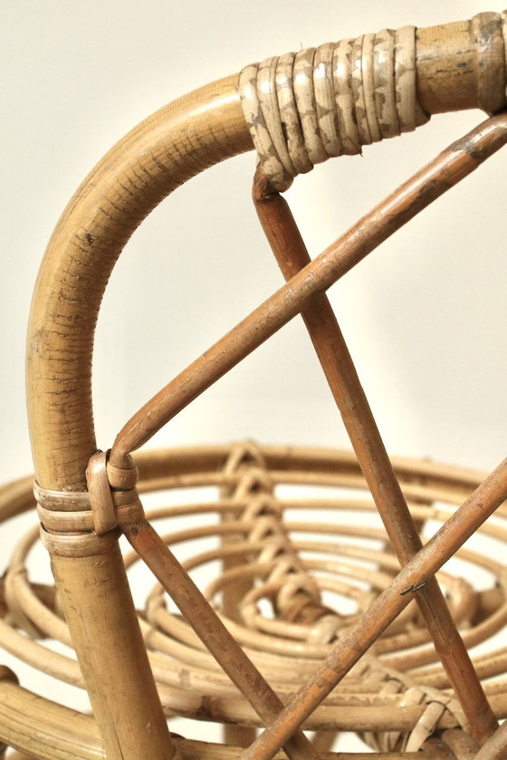 Image 1 of Sedia in rattan con schienale in rete, 1970 circa.