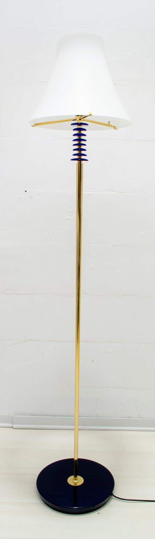 Auras Italian Brass and "Incamiciato" Murano Glass Ground Lamp, 1989
