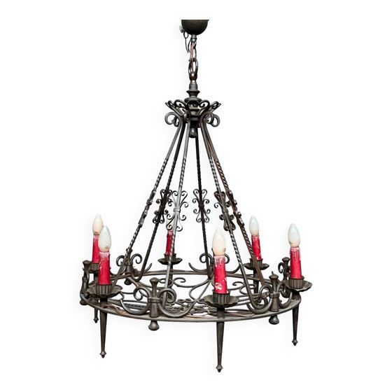 Lampadario in ferro battuto in stile gotico. – Metal (photo 2 of 8)
