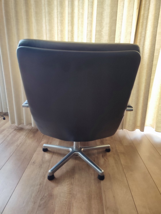 Artifort F141 Black Leather Swivel Armchair Geoffrey Harcourt – Metal (photo 5 of 13)