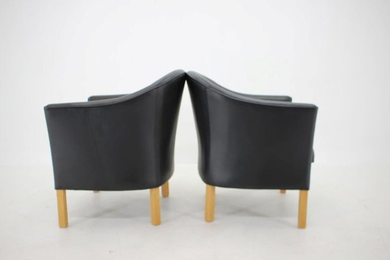 Image 1 of Coppia di poltrone "Queen Chairs" Mogens Hansen MH80 degli anni '70 in pelle nera e rovere.