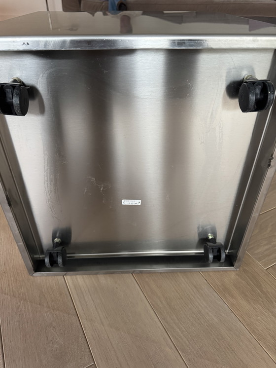 Image 1 of Tavolino mobile Casamilano cubo acciaio inox 48x48x48