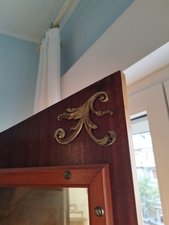 Image 1 of Grande armoire en bois sculpté des années 1950