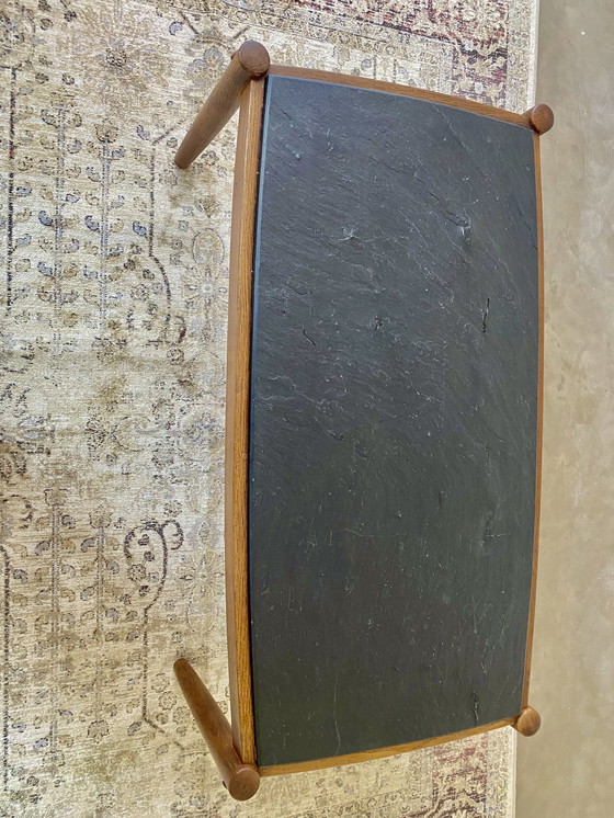 Image 1 of Mesa de centro de diseño con pizarrasMagnus Olesen,Dinamarca, 1960