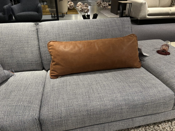 Image 1 of Fold  van