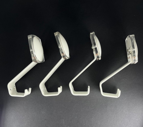 Set of 4 vintage wall hooks – Space Age design, white metal & transparent acrylic – Coat racks, Plexiglass (photo 16 of 17)