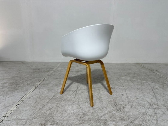 HAY About A Chair AAC 22 – Eiche – Weiß/Burgunderrot – Hee Welling – Dänisches Design (photo 4 of 5)