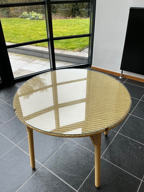 Table de jardin Lloyd Loom (Vincent Sheppard) et 4 chaises assorties. – Ensembles de jardin, Glass, Metal (photo 2 of 10)