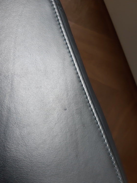 Image 1 of Poltrona Rolf Benz serie 6000 in pelle nera.