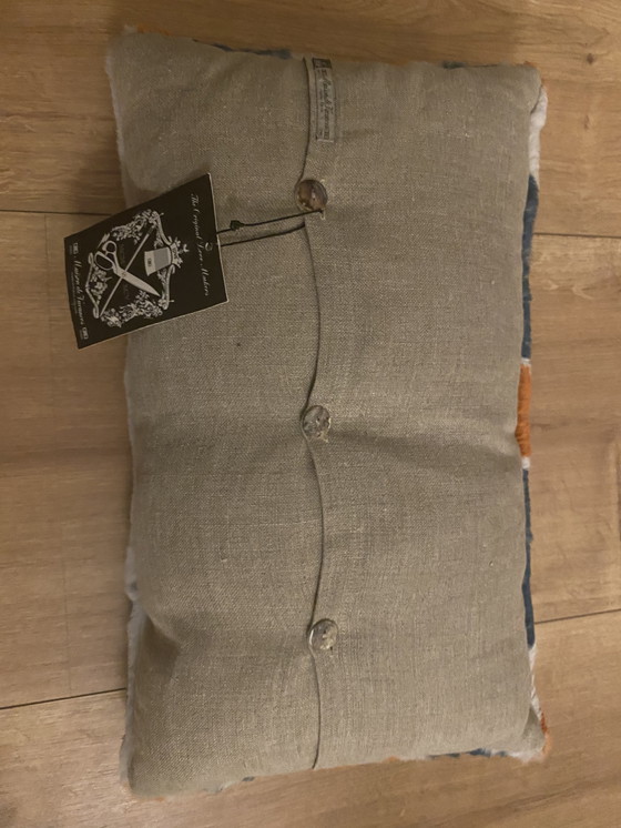 Image 1 of Cuscino in pelliccia e lino