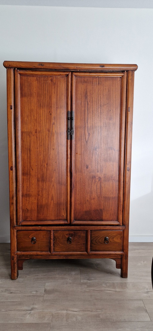 Prachtige Chinese kast van massief hout