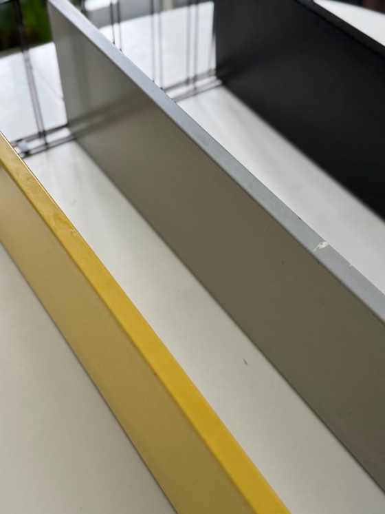 Image 1 of Juego de estanterías metálicas Tomado