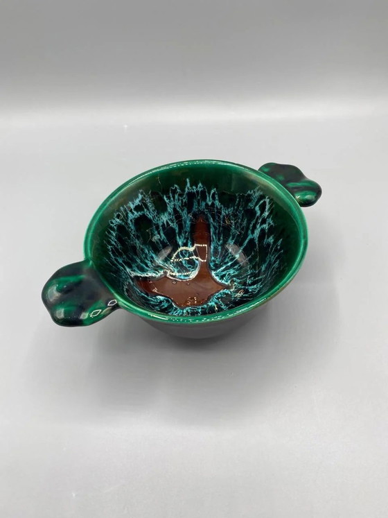 Ciotola con manico in ceramica artistica, smaltata, con decorazione a fiamma verde e marrone, Vallauris (photo 3 of 6)