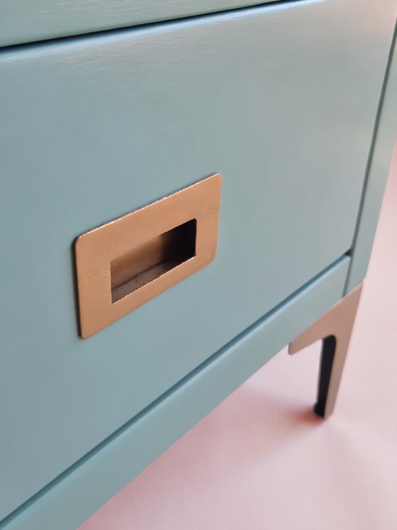 Restaurierter Mindi-Holz-Akzentschrank – Kommoden, Wood (photo 4 of 6)