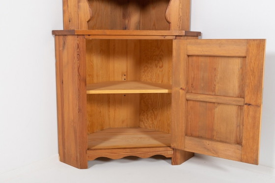 Image 1 of Meuble d'angle en pin massif Axel Einar Hjorth « Lovö » par Nordiska Kompaniet