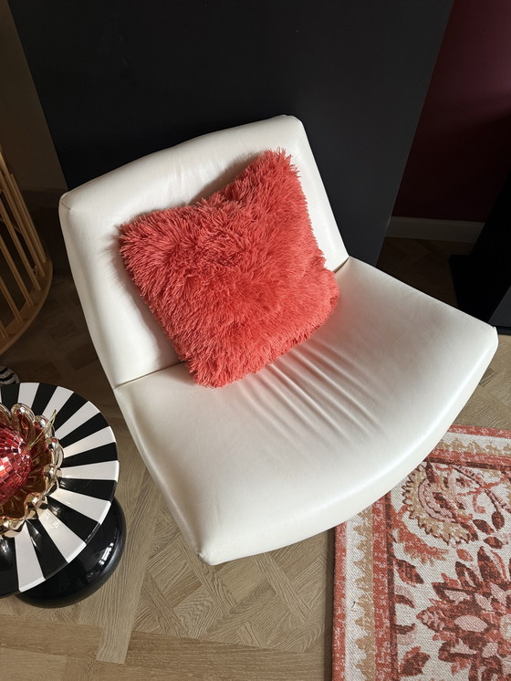 Image 1 of Fauteuil pivotant Dyyk Coco en cuir avec pieds noirs