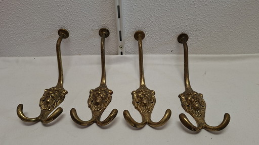 Set mit 4 Messing-Garderobenhaken mit Löwenkopf und je 2 Haken