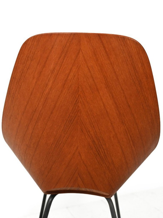 Image 1 of Set van 6 “Medea” stoelen van Vittorio Nobili in mahoniehout.