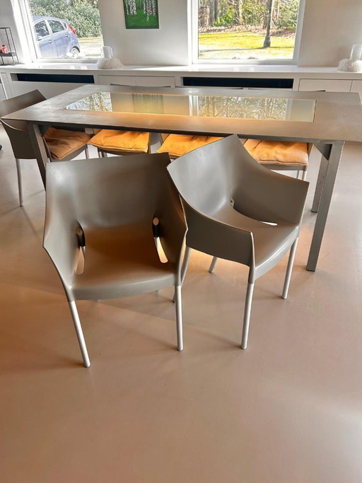 Tavolo da pranzo e 6 sedie di design Philippe Starck