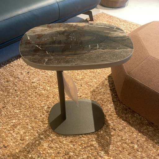 Leolux Toveri side table